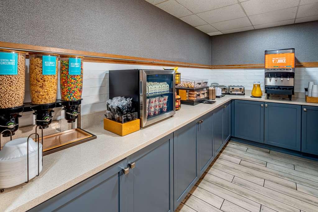 Hampton Inn & Suites Nashville-Vanderbilt-Elliston Place Restoran gambar